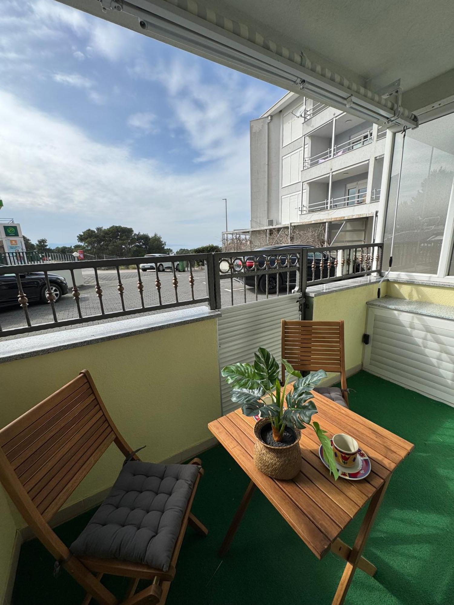 Apartment Tri Sunca Baska Voda Luaran gambar
