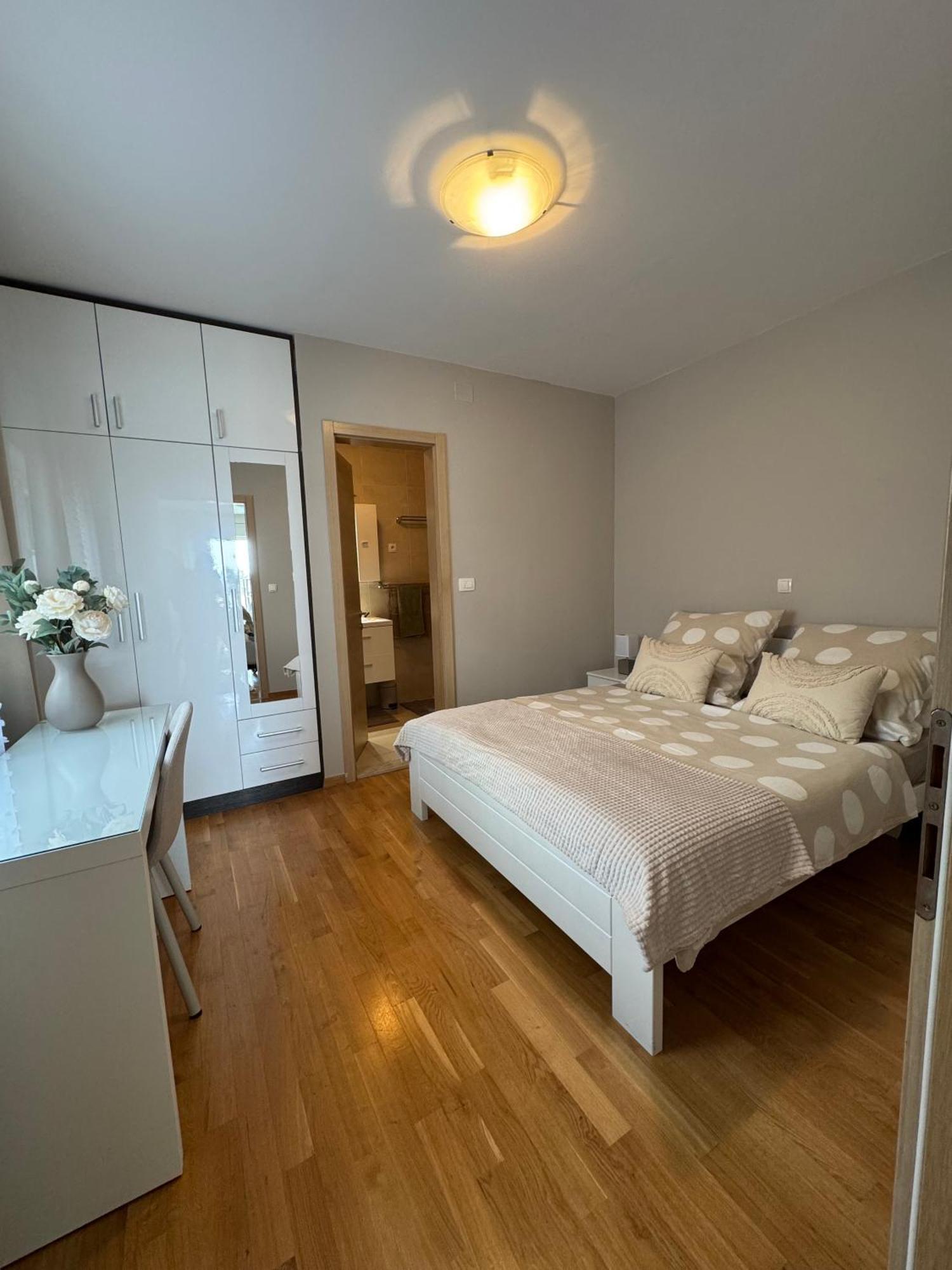 Apartment Tri Sunca Baska Voda Luaran gambar