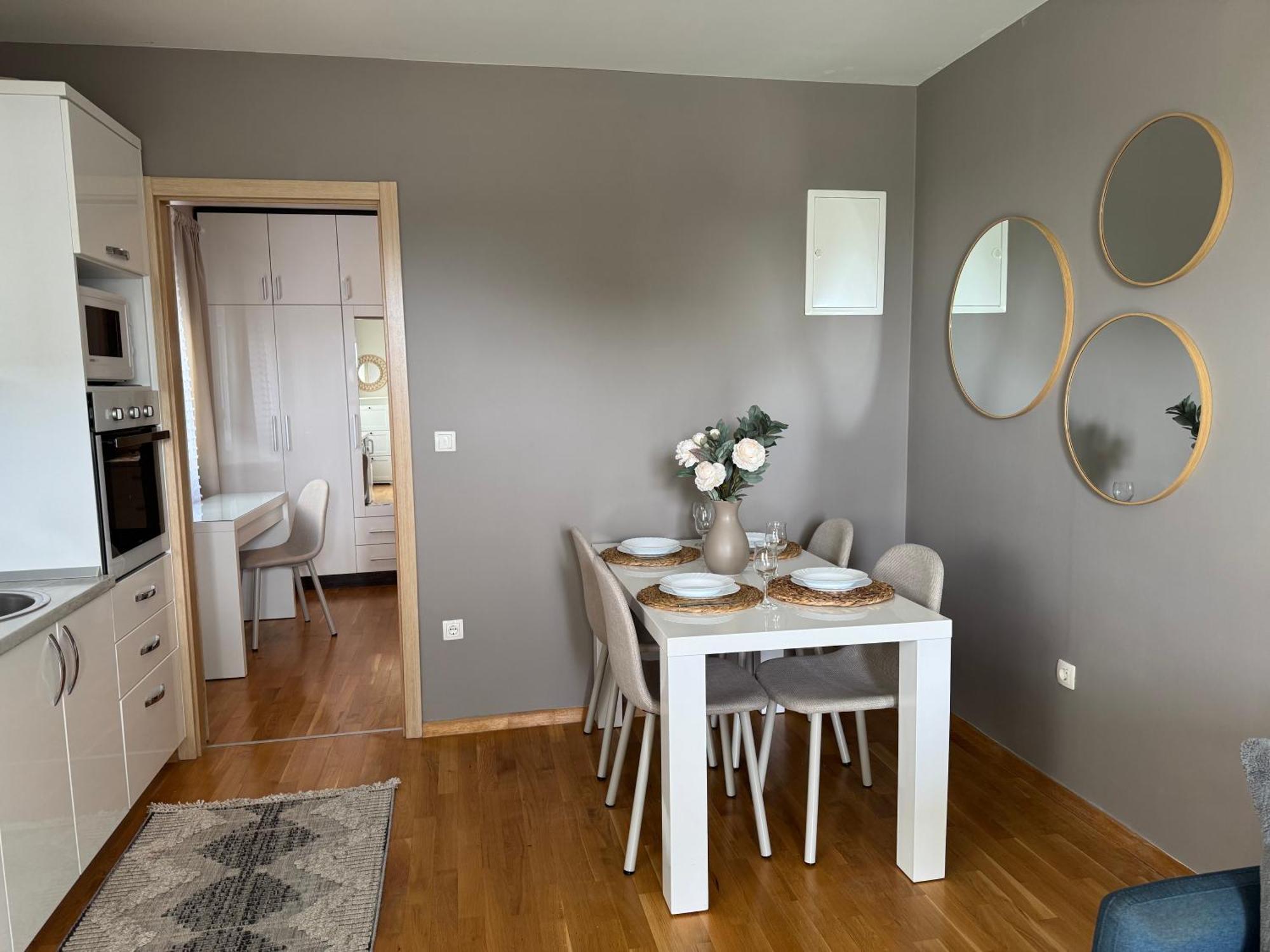 Apartment Tri Sunca Baska Voda Luaran gambar
