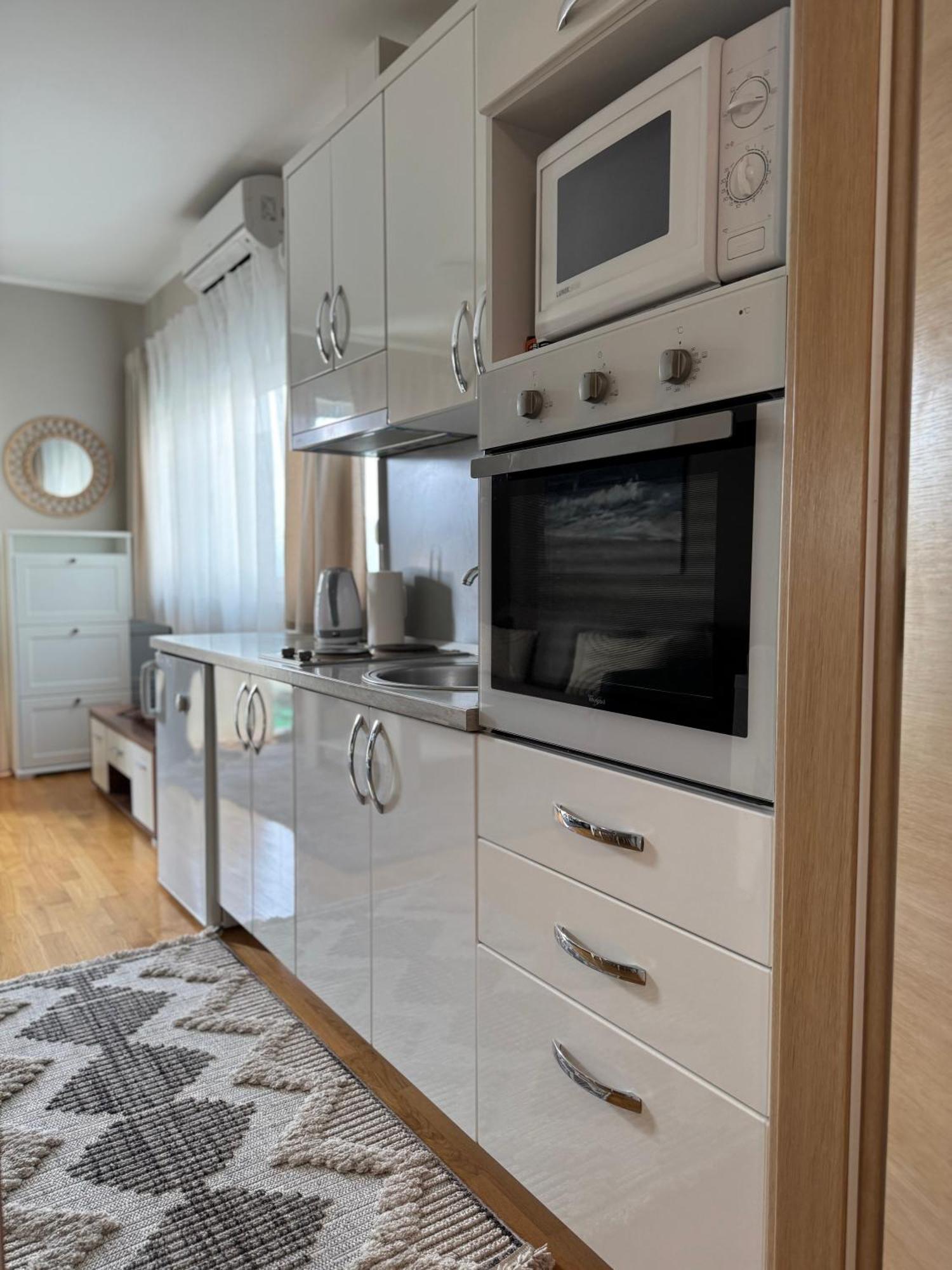 Apartment Tri Sunca Baska Voda Luaran gambar